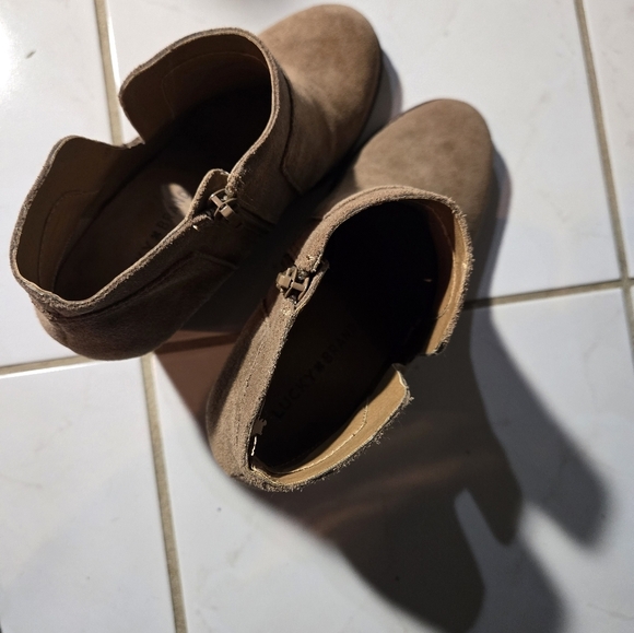 Lucky Brand Tan Taupe Brown Leather Boots Ankle Booties Heel Shoes - Picture 12 of 12